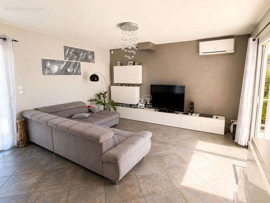 Maison Gignac-la-Nerthe 6 pièce(s) 137 m2 - photo 3