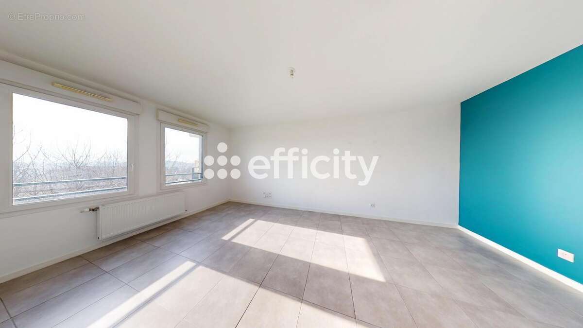 Appartement à SAINT-GENIS-LAVAL
