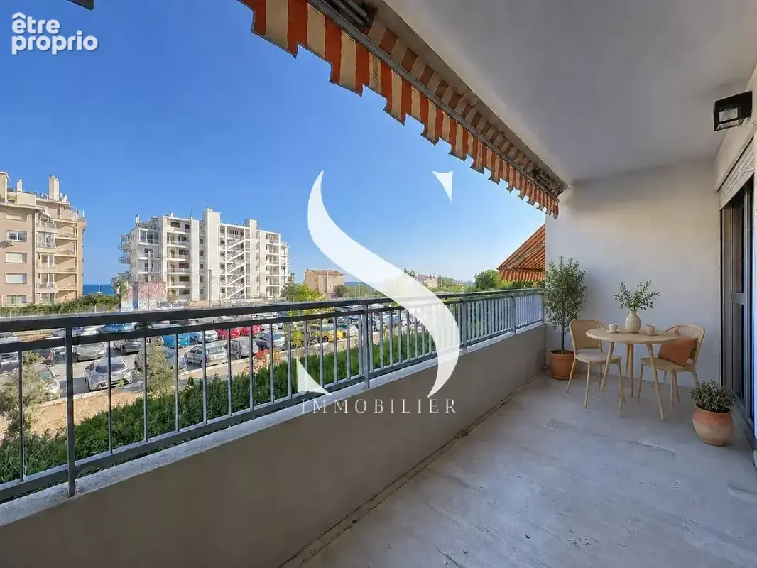 Appartement à VALLAURIS