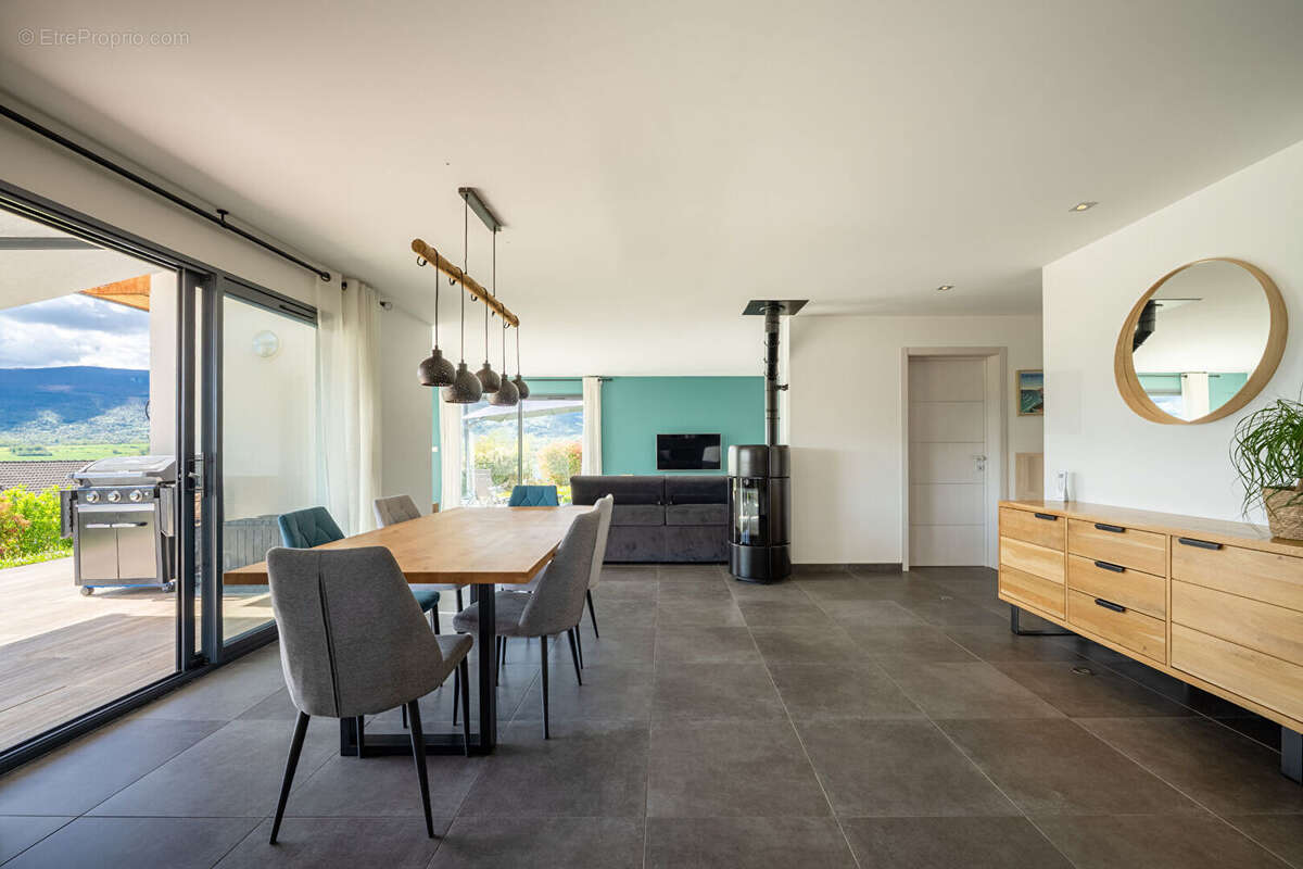 Maison à BELLEGARDE-SUR-VALSERINE