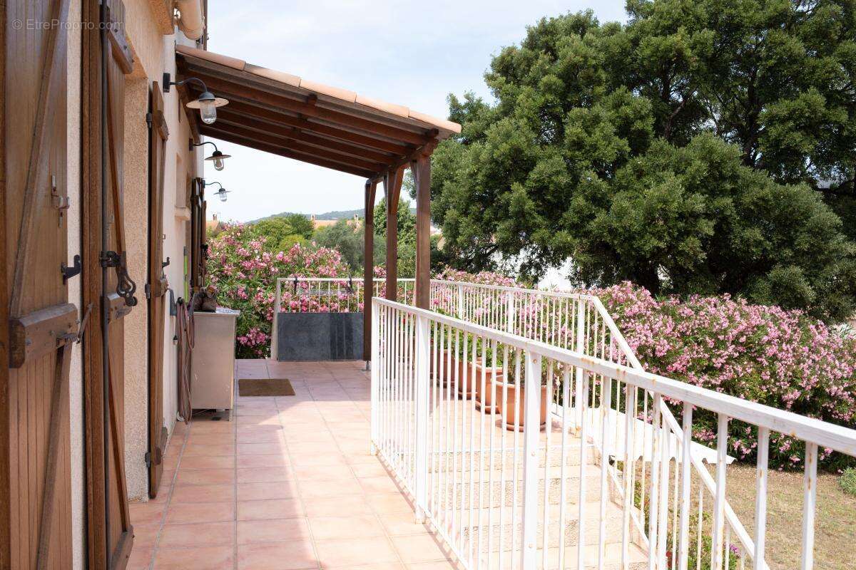 Maison 176 m² à Ajaccio  - photo 4