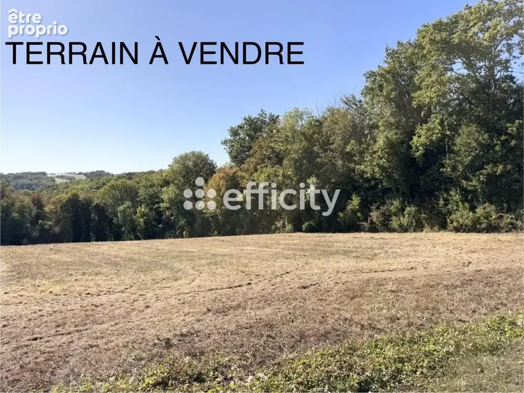 Terrain à CHARLY