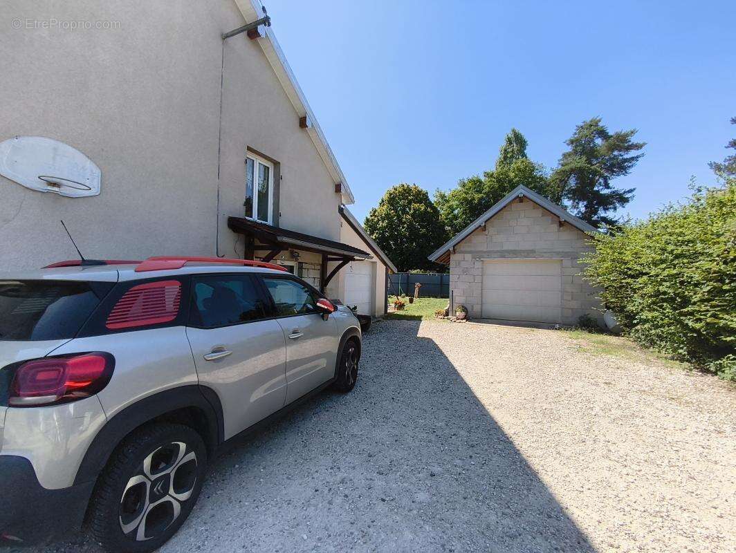 Maison à AILLEVILLERS-ET-LYAUMONT