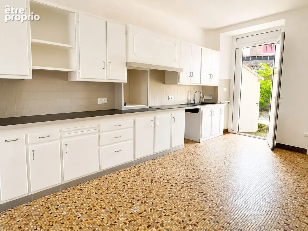 Appartement 5 pièces 110 m² à vendre à Clisson (44190) - photo 2