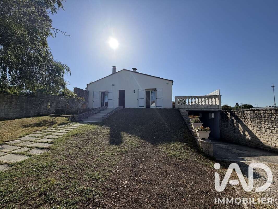 Photo 2 - Maison à GOND-PONTOUVRE