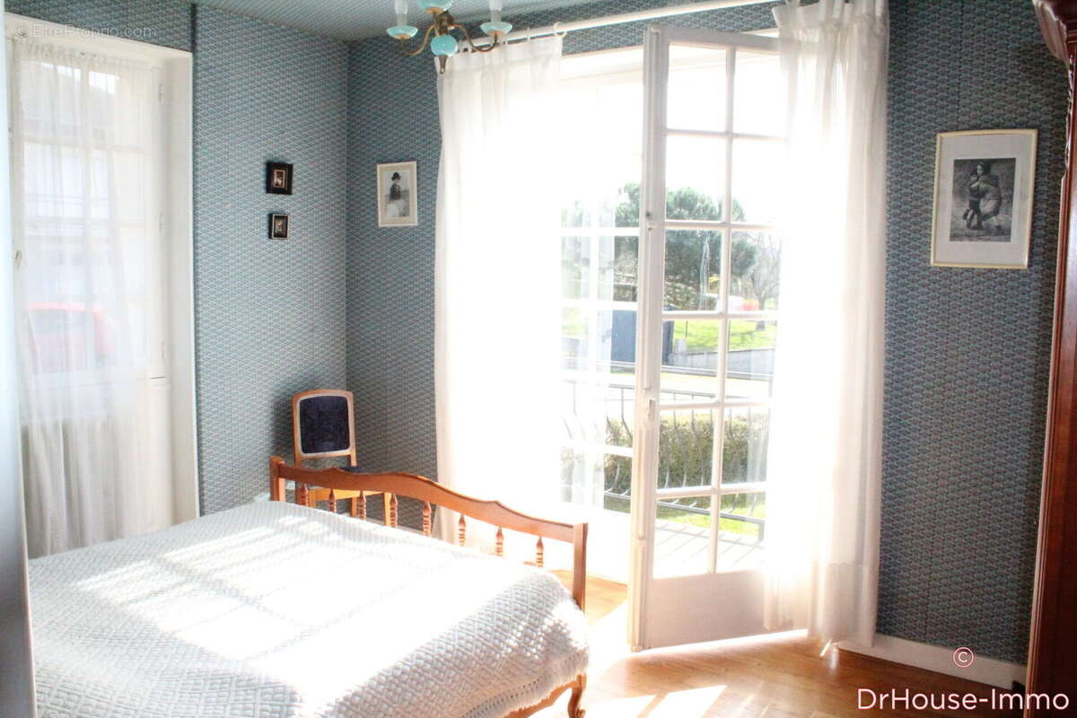 Maison 93 m² à Chabanais  - photo 5
