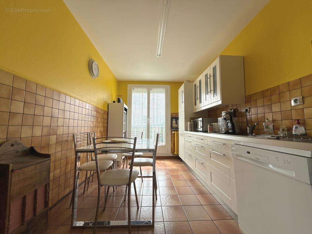 Appartement à CHENOVE