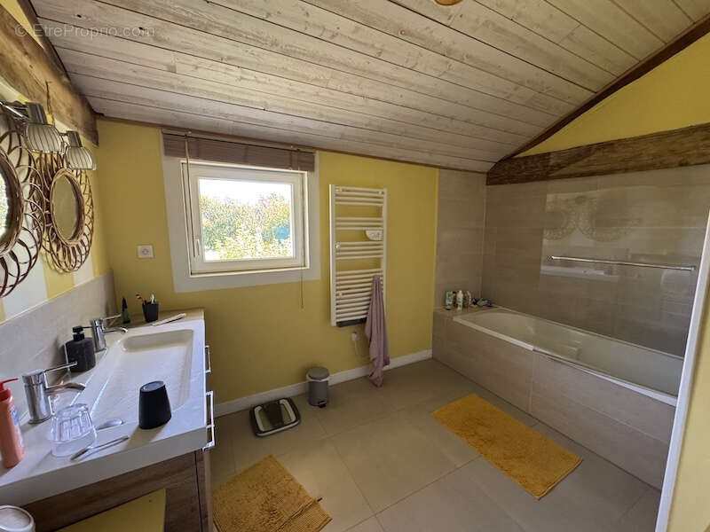 Maison à SAINT-AIGULIN