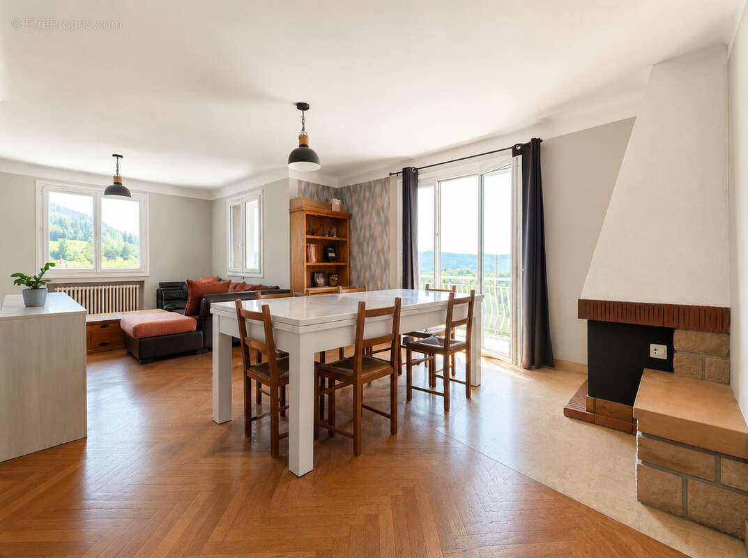 Oyonnax · Maison ~200 m2 · 3 niveaux · terrain 667 m2 · vue montagne · - photo 2