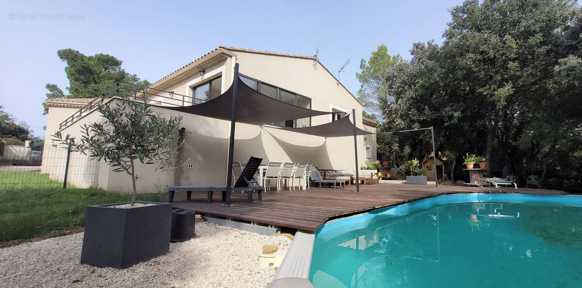 Maison à SUZE-LA-ROUSSE