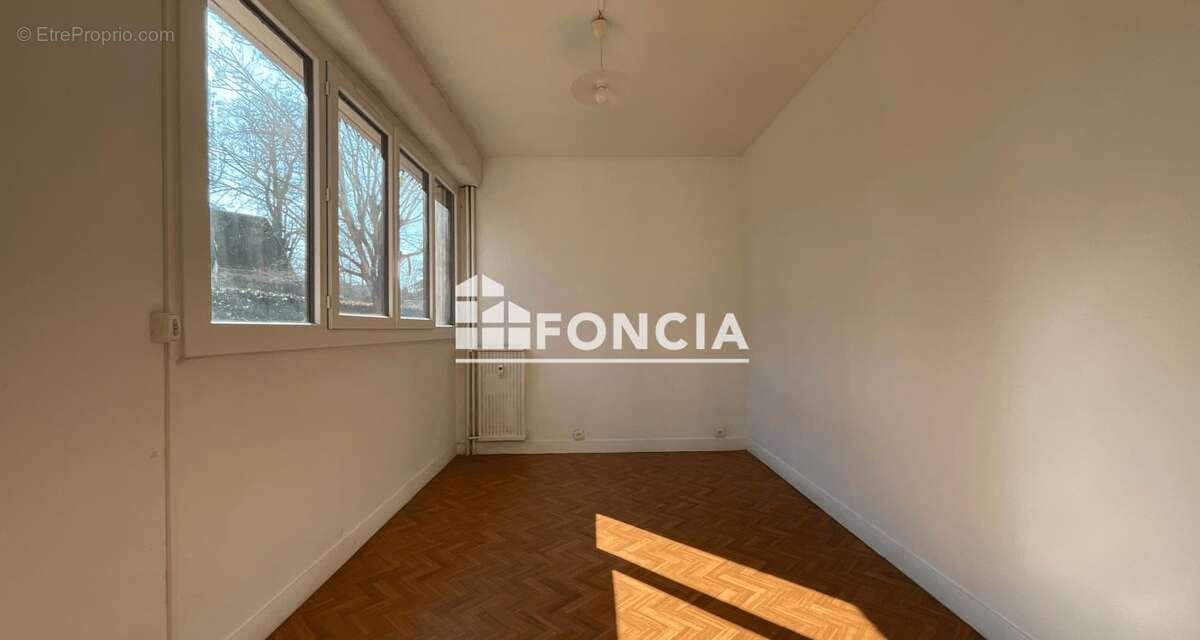 Appartement à CORBEIL-ESSONNES