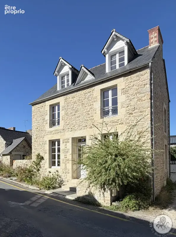 Maison rénovée en centre-bourg et proche plage - photo 1