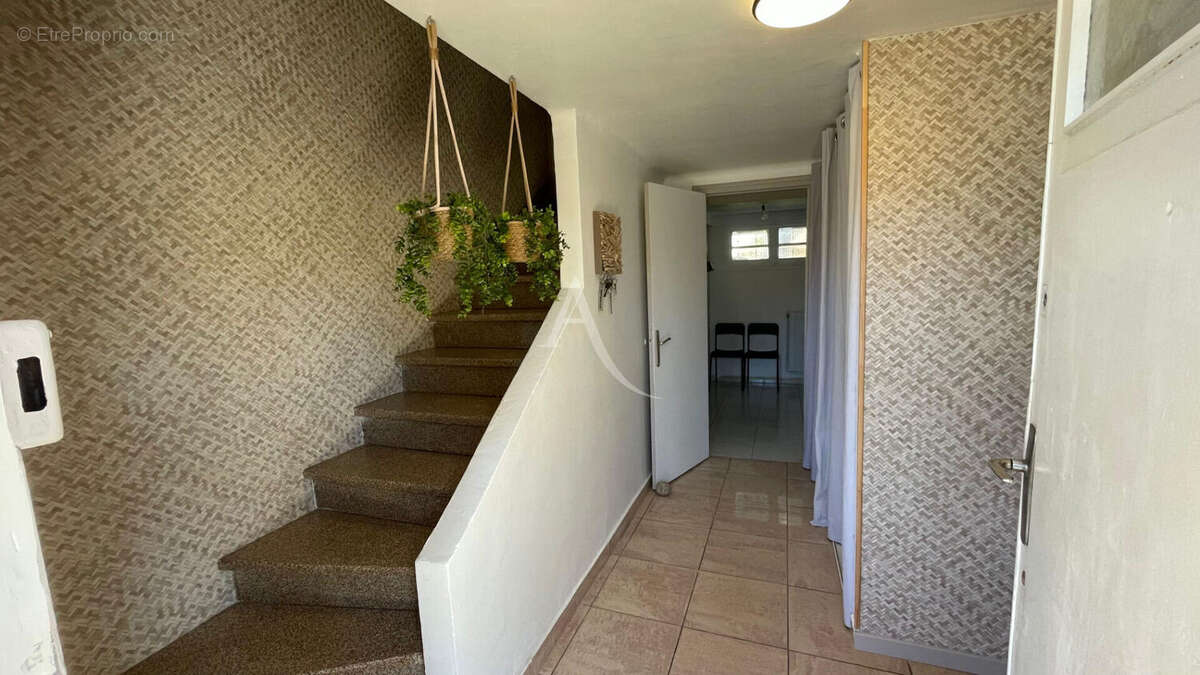 PERPIGNAN - SAINT ASSISCLE:  Maison F4 - 87 m² avec garage  et jardin ! - photo 5