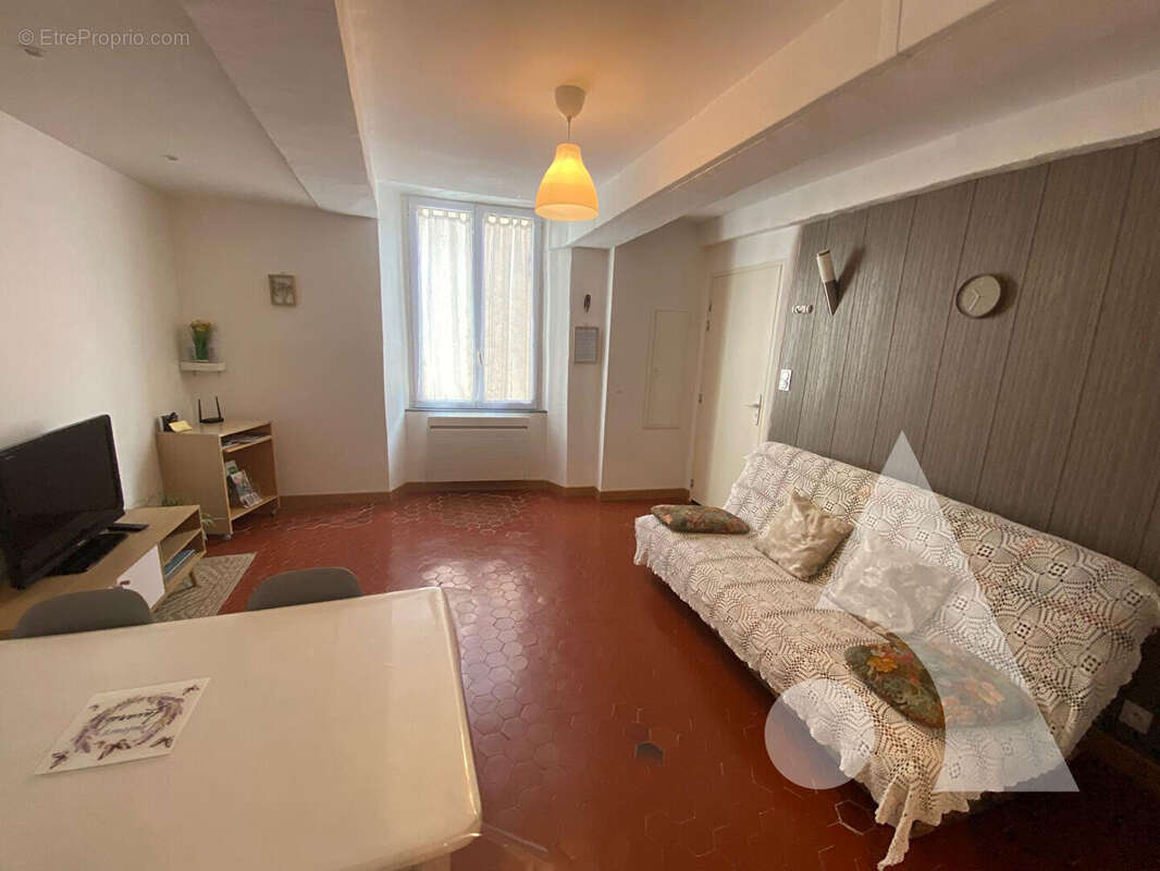 Appartement à REGUSSE