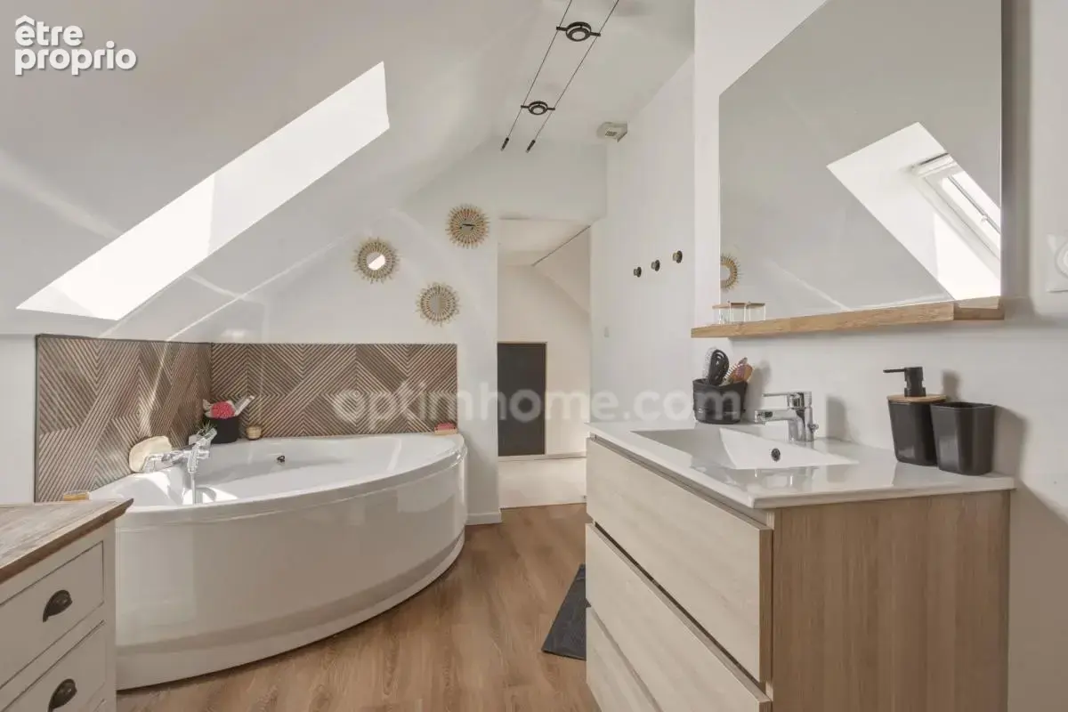 Honfleur - maison familiale - 5 pieces - 4 chambres dont une suite de plain pied - jardin de 450 m2 - garage et parking - photo 10