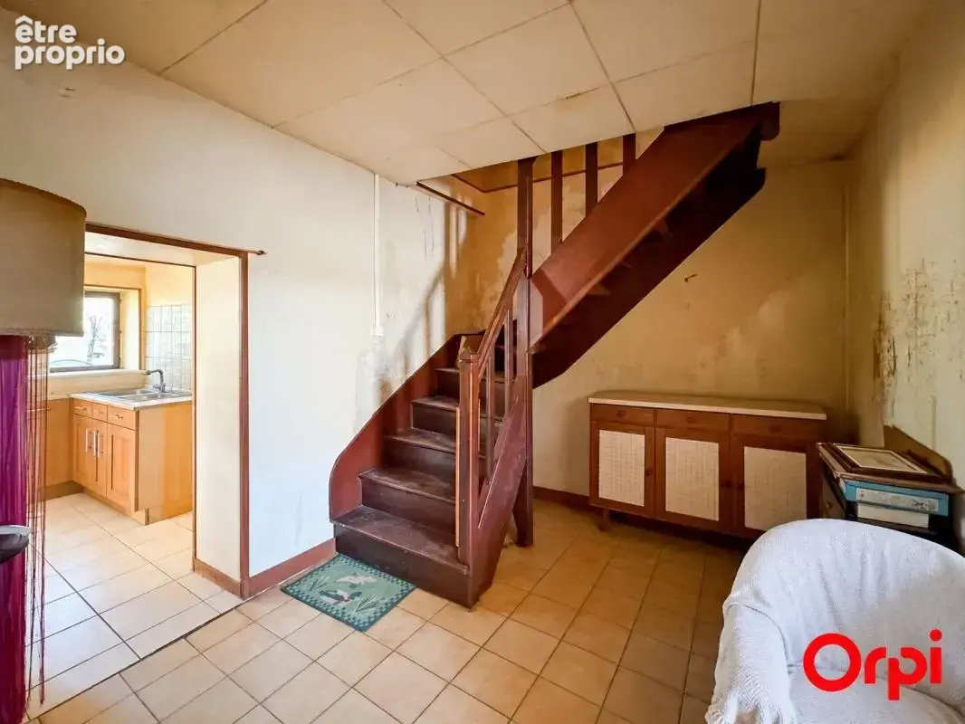 Maison de ville à rénover - photo 3