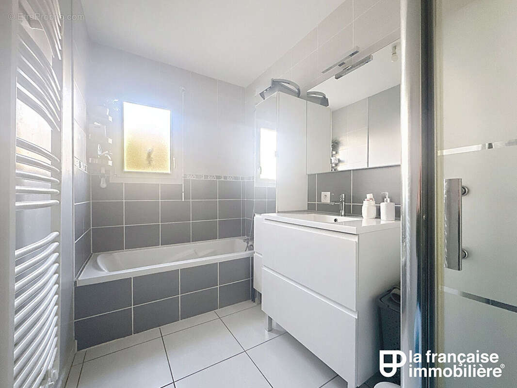 Maison à PIRE-SUR-SEICHE