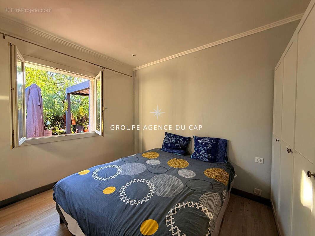 A vendre - villa aux issambres de plain-pied dans un quartier calme avec piscine et 3 chambres - photo 5
