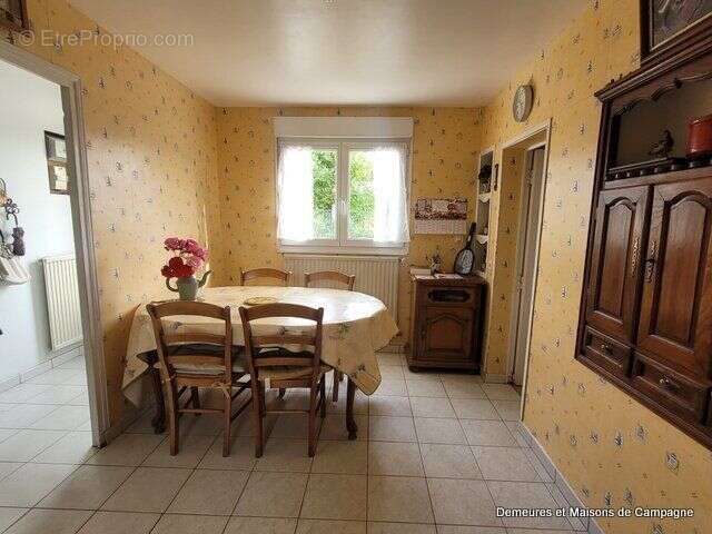 Maison 96 m² à Le Teilleul  - photo 6
