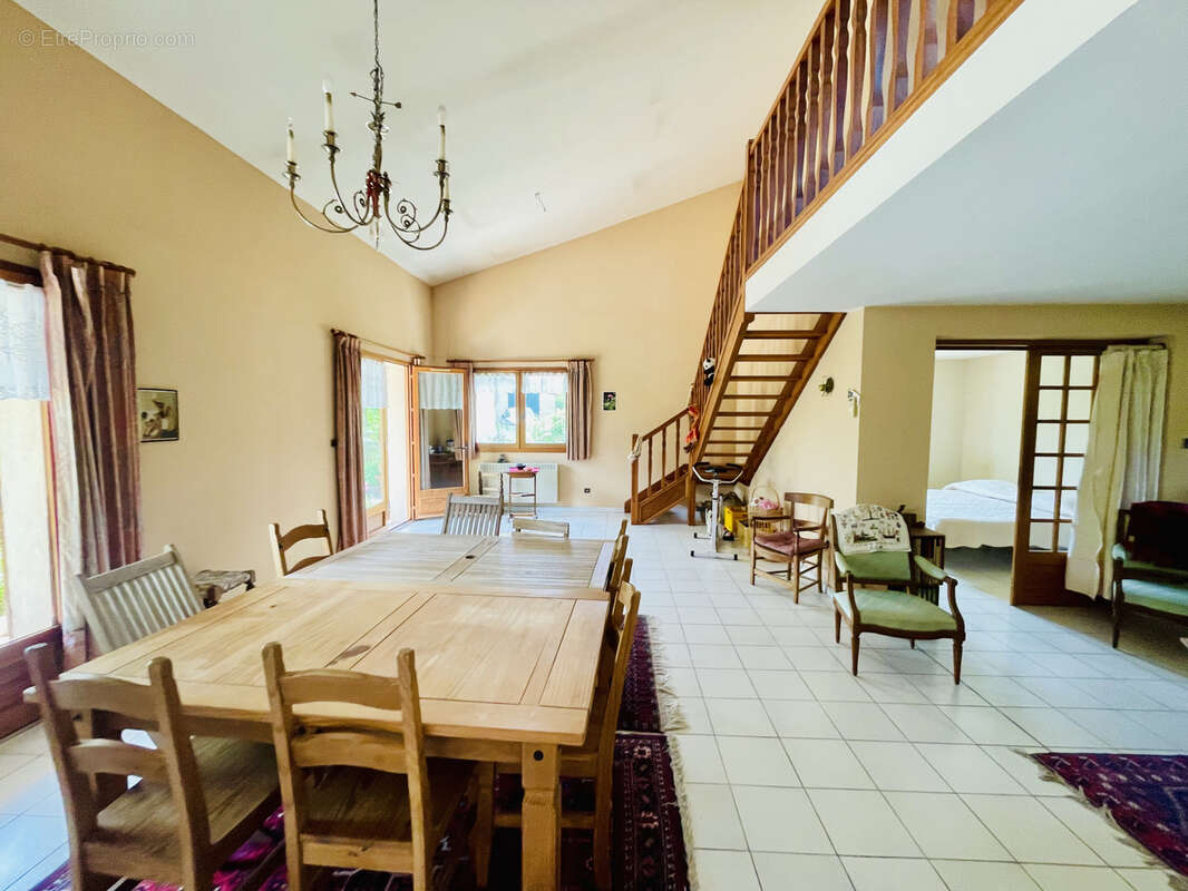 Maison à COMBAILLAUX