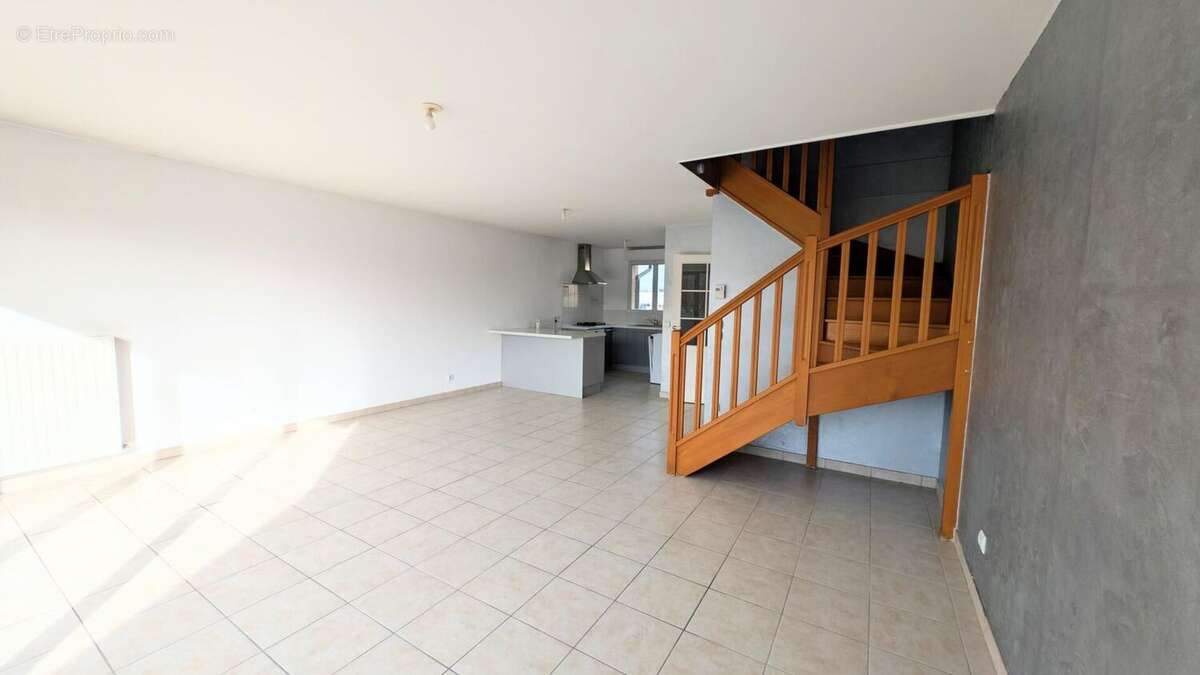 Photo 4 - Appartement à SAINT-DENIS-LES-BOURG