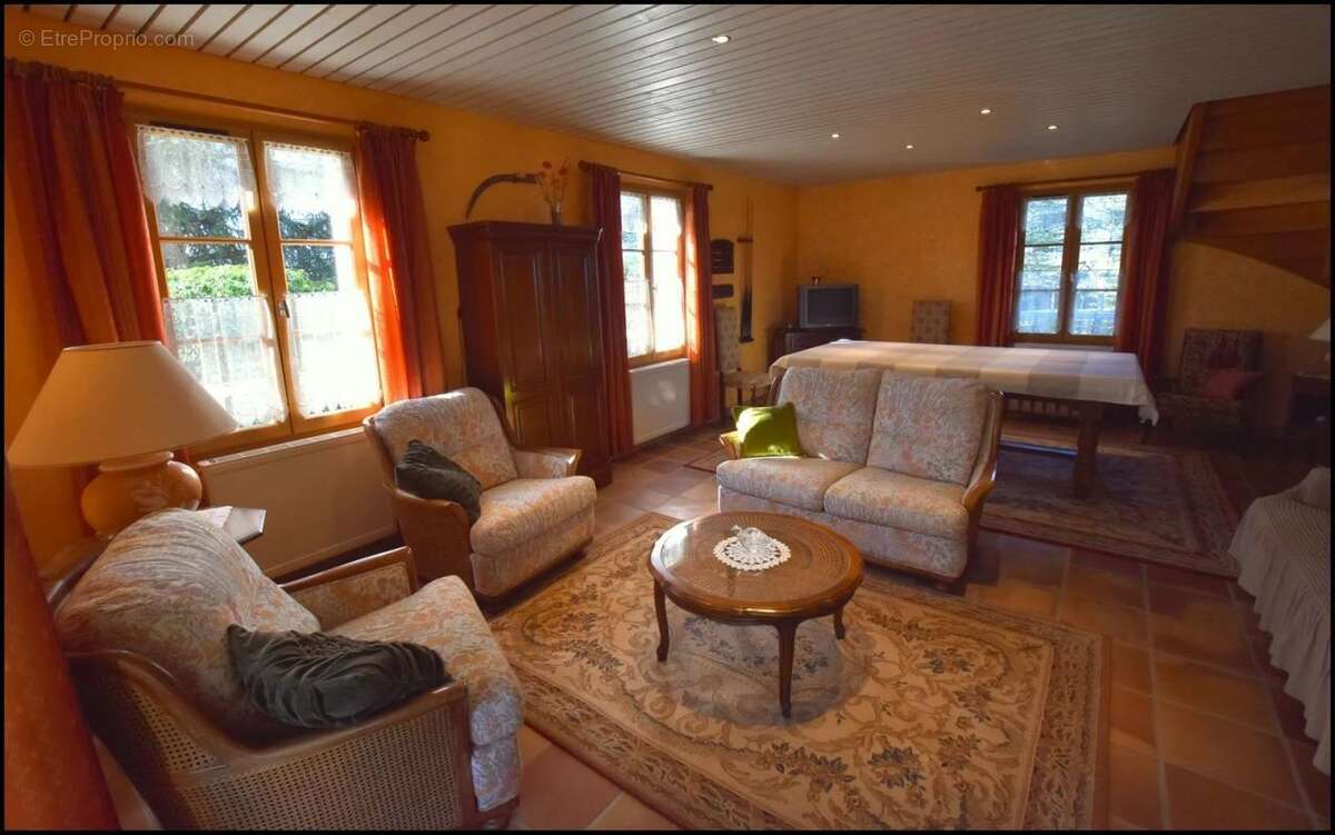 Maison à LAROQUE-DES-ARCS