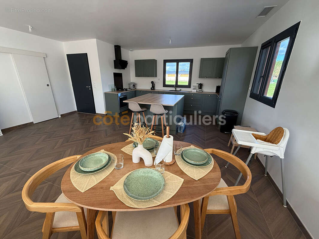 Maison à SAINT-SEURIN-SUR-L&#039;ISLE