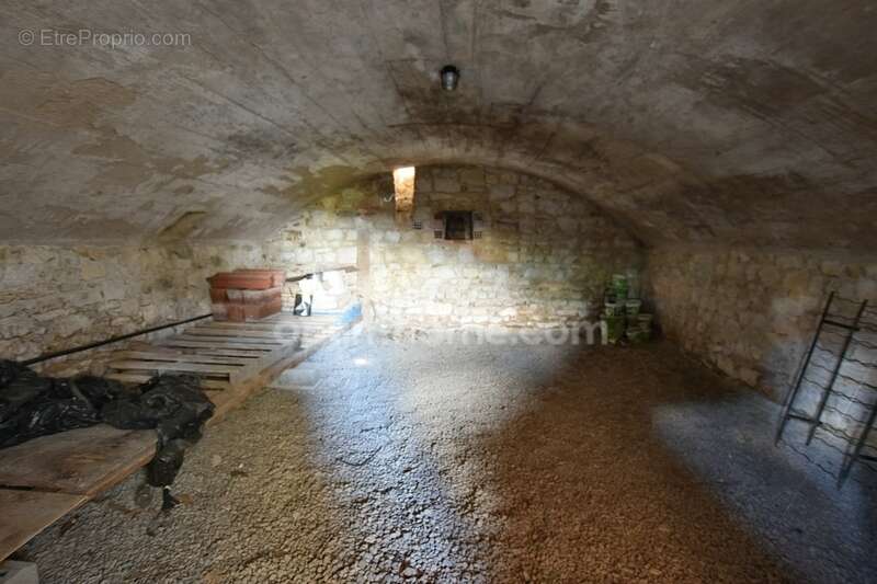 Maison à EGLISENEUVE-PRES-BILLOM