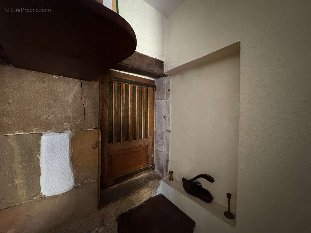 Ségur en Aveyron, Jolie maison au centre du village exploitée en gîte. - photo 6