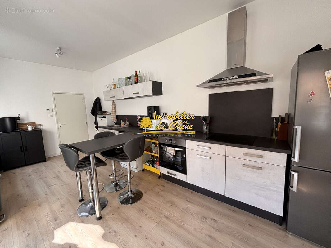 Cuisine T5 - Appartement à LUXEUIL-LES-BAINS