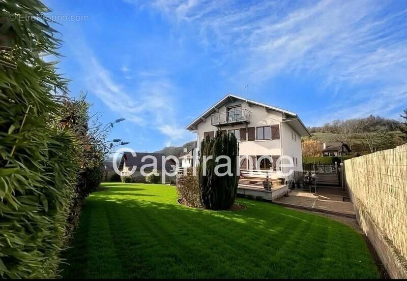 Appartement à POISY