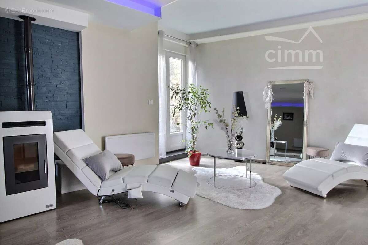 Maison à LES AIX-D'ANGILLON