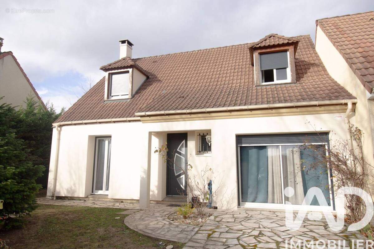 Photo 1 - Maison à ISSOU