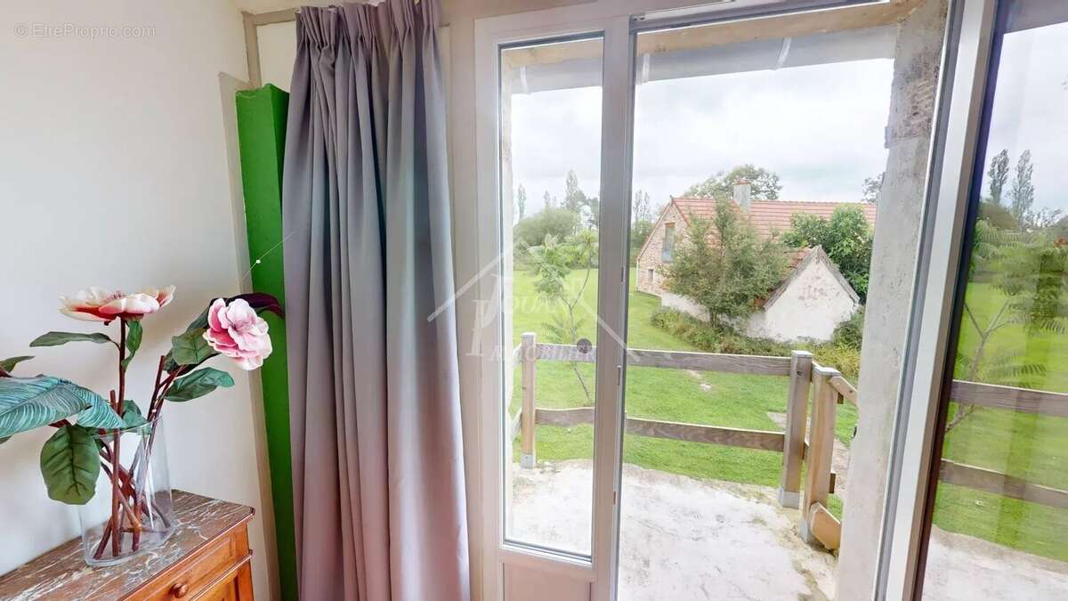 Maison à SAINT-BONNET-TRONCAIS