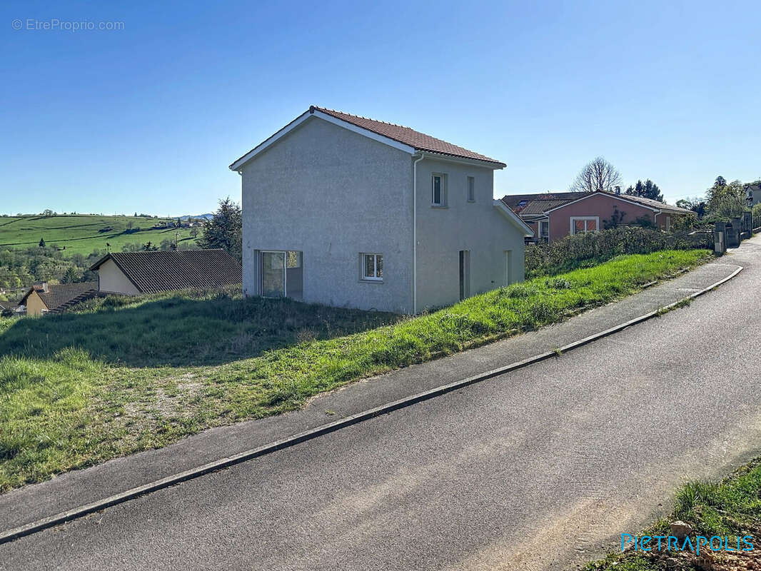 Maison à REGNY