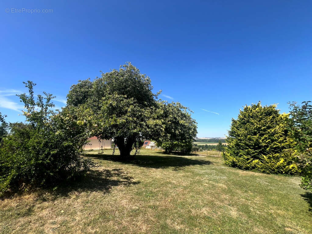 Maison à PONT-SUR-YONNE
