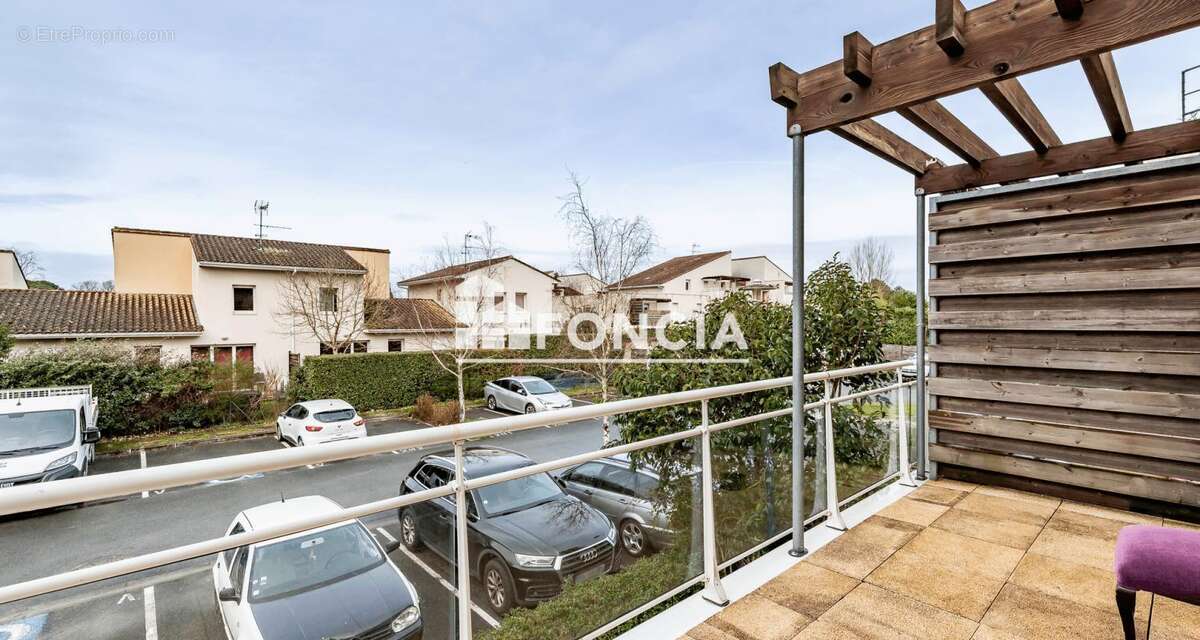 Appartement à CADAUJAC