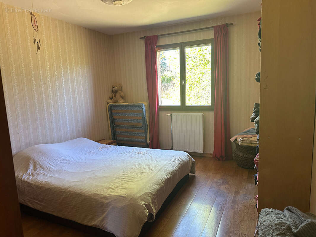 Maison à GREZIEU-LA-VARENNE