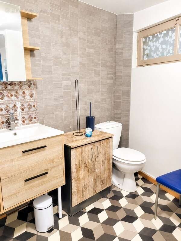 Propriété de rapport - cinq appartements loués meublés - rentabilité 8,6 % - Bernay - photo 11