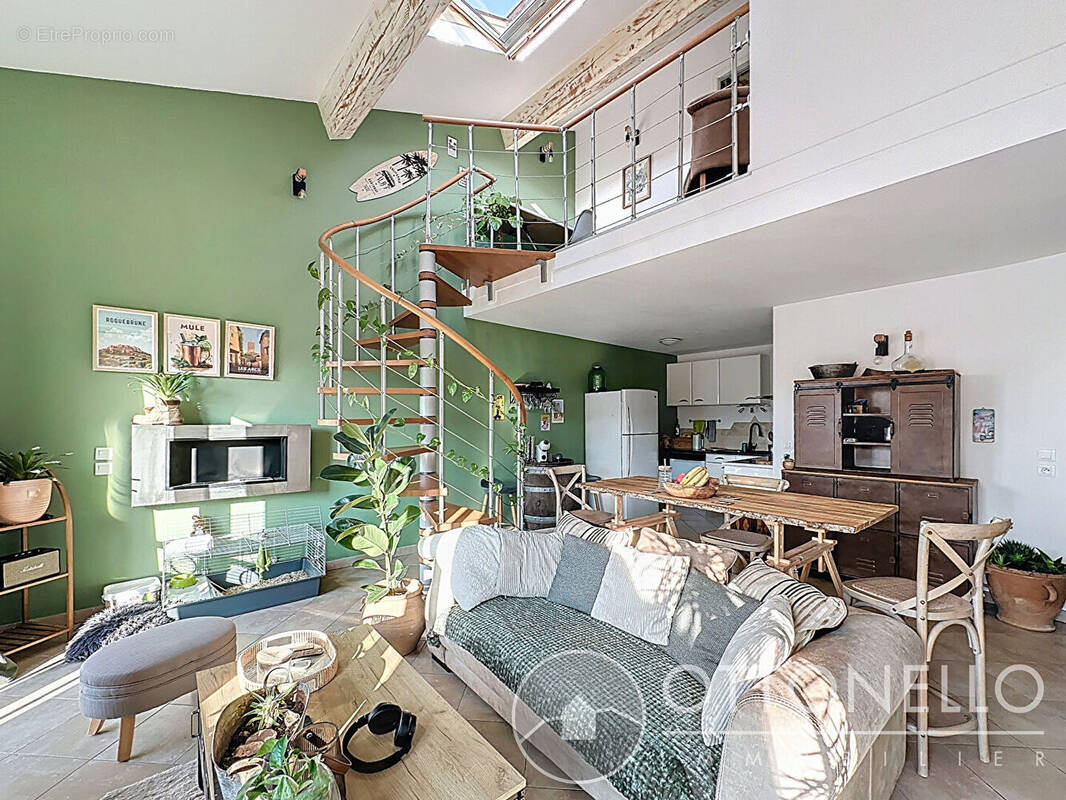 Appartement à ROQUEBRUNE-SUR-ARGENS