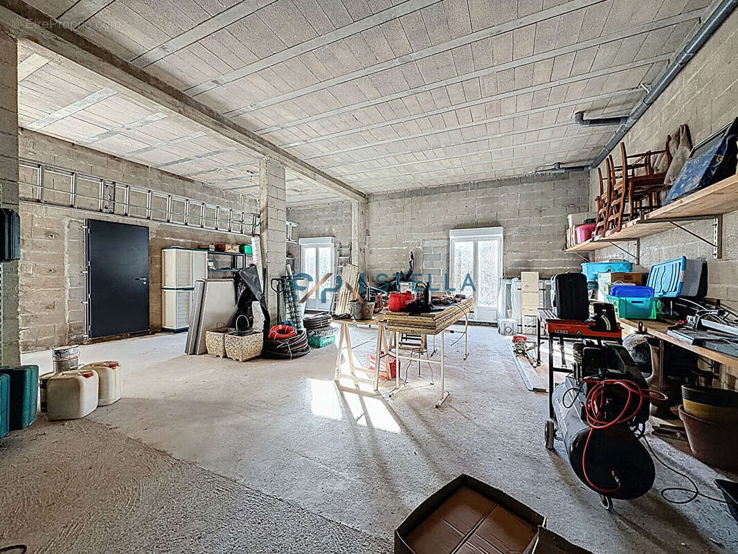 Villa de 161 m² sur un terrain de 3 603 m² - Terrasse, sous-sol aménageable - photo 18