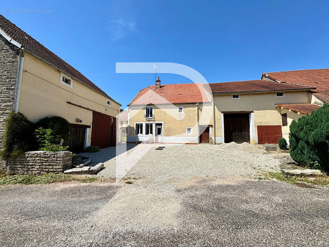 Maison rénovée située à Vesvres-sous-Chalancey 135 m² - photo 10