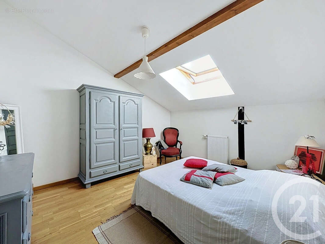 Appartement 70 m² à Saint-Symphorien-D'ozon  - photo 8