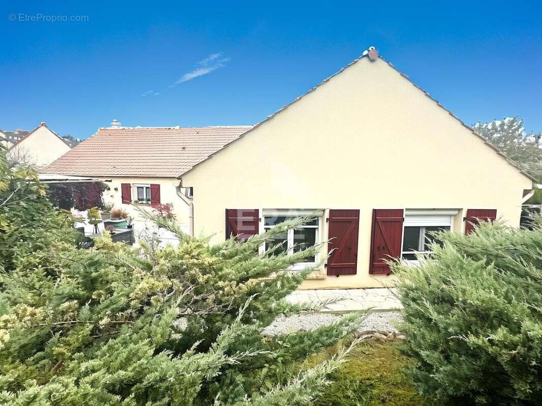 Maison à PONT-SUR-YONNE