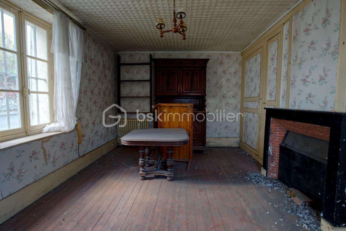 Maison à COULOMBS-EN-VALOIS