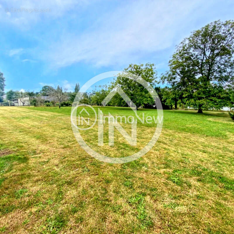 TERRAIN de 2416m2 en partie constructible sur la commune de YQUELON - photo 6