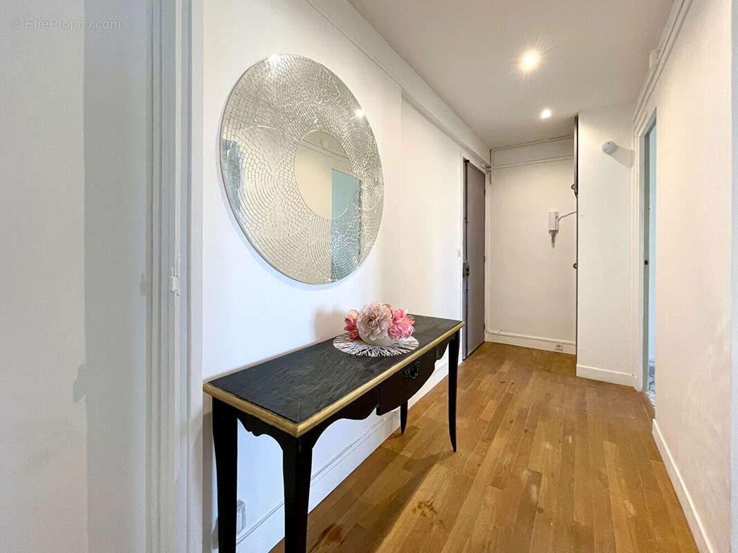 Appartement à CHARENTON-LE-PONT