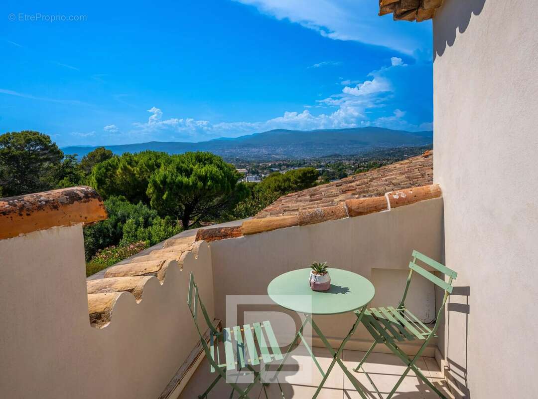 Maison à MOUGINS