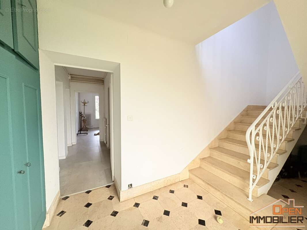 Maison à GOURDON