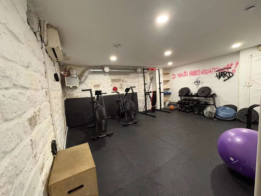 Commerce à PARIS-11E